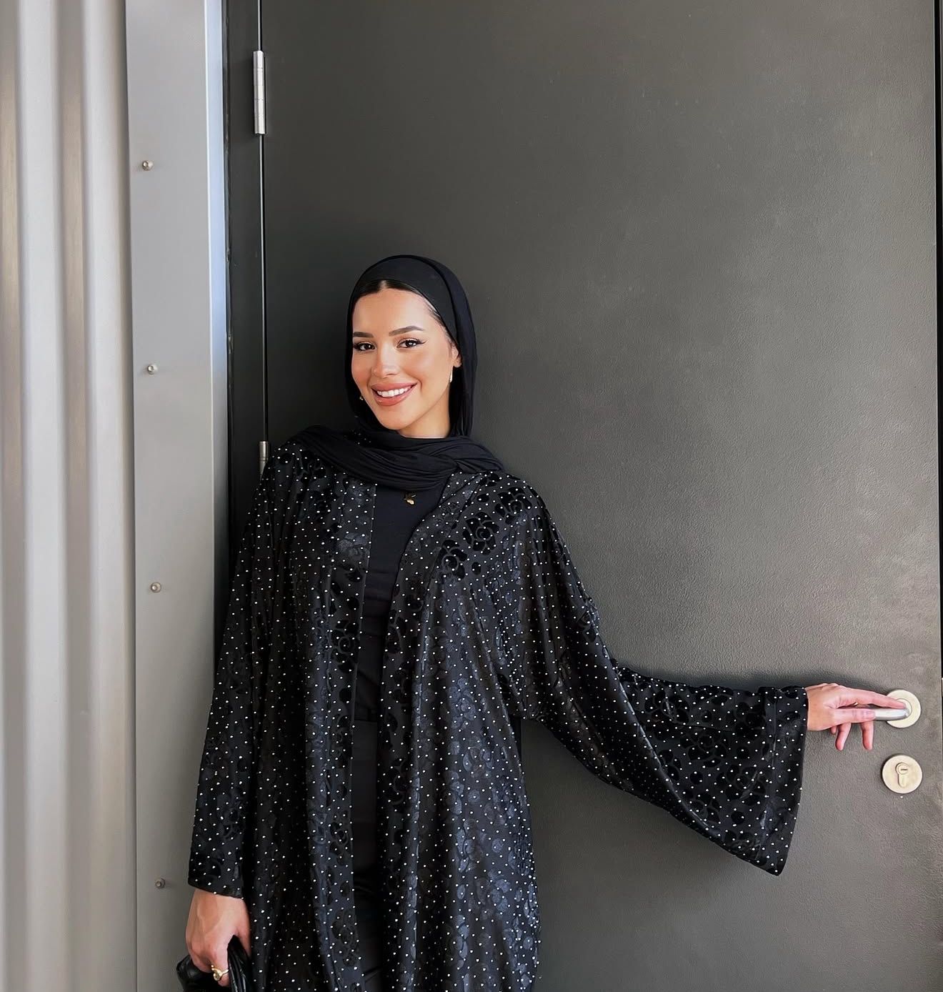 The bling kaftan in black
