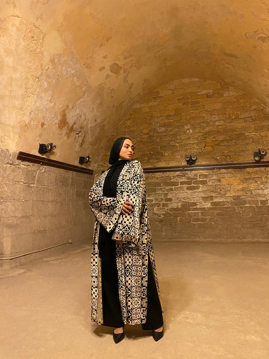 Gold kaftan in black